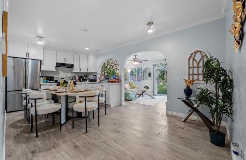 Mira Mesa House | Entire Private House with King Bed, Yard, 5 Bedrooms, 3 Bathrooms, Available Now
