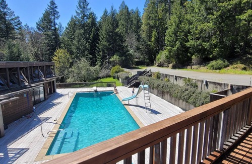 Branscomb House | Epic memories & views! Swimming pool, chefs kitchen, sleeps 14