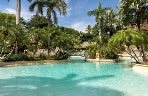 Tamarindo Condo | Escape to this poolside condo - The best location in Tamarindo
