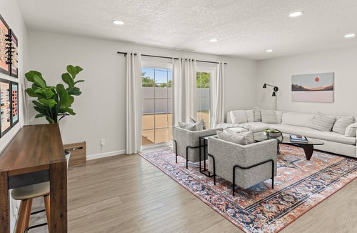 Thousand Oaks House | Estepa Unit #1 by PMI