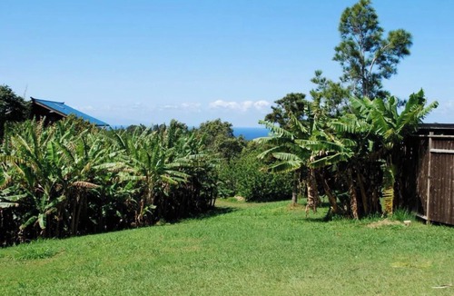 Pauwela Cottage | Evergreen Cottage by Maui Adventure Villa
