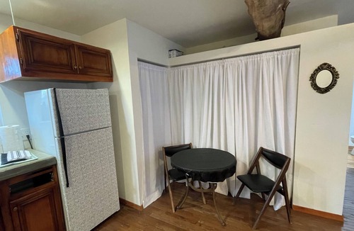 Frazier Park Cottage | Evergreen Inn Cottage