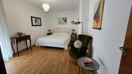 Evora Apartment | Évora City Break Apartment with Patio in the Historic Centre