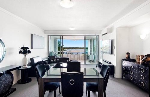 Labrador Apartment | Exceptional Luxury ~ Broadwater Beauty ~ Free Parking ~ Top Location
