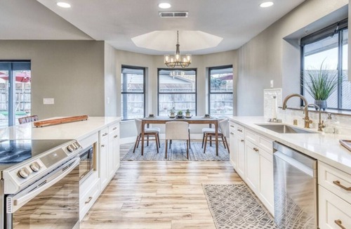 Raisin House | Executive Rental, open floor plan, 3 bdr, 2 bath, office and pool.