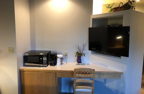 Century West Condo | Executive suite in Mount Bachelor Village - great for a couple
