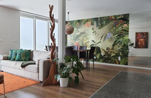 Linda-a-Velha Apartment | Exotic Fusion double Suite with Garden