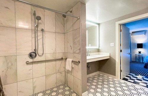 Norma Triangle Hotel | Experience a Luxurious Stay with Rooftop Swimming Pool, Pet-friendly Property!