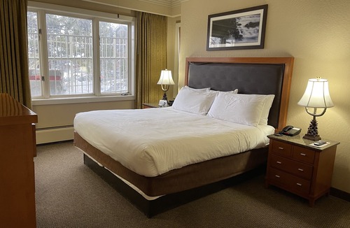 Tahoe Village Resort | Experience Tahoe's Ski Scene at Holiday Inn Club Vacations Tahoe Ridge Resort