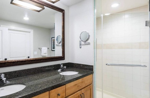 South Lake Tahoe Resort | Experience the Best of Tahoe at Marriott’s Timber Lodge- 1 Bedroom Villa