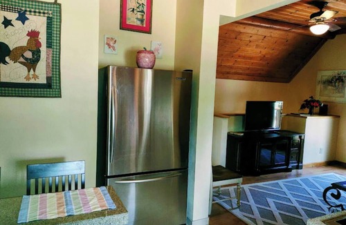 Mountain Center Cabin | Exquisite Log Cabin ~ WiFi & AC in Mountain Center near Idyllwild & Palm Springs