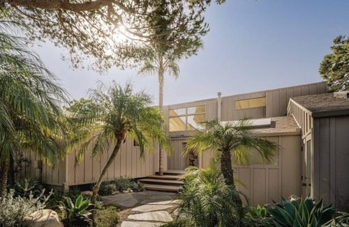 Carpinteria House | Exquisite Rincon Point Community Escape