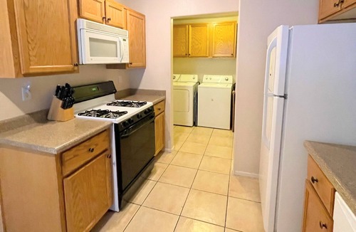 Las Vegas House | Extended Stay 3 Bedrooms Cozy Townhouse Living