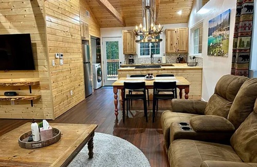 Kyburz Cabin | Fabulous 2-bedroom cabin in Kyburz perfect for a getaway