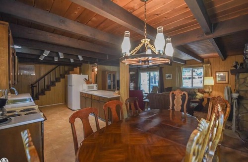 Phoenix Lake-Cedar Ridge Cabin | Fabulous 4-bedroom, 9 bed cabin with AC and games basement in charming Sonora