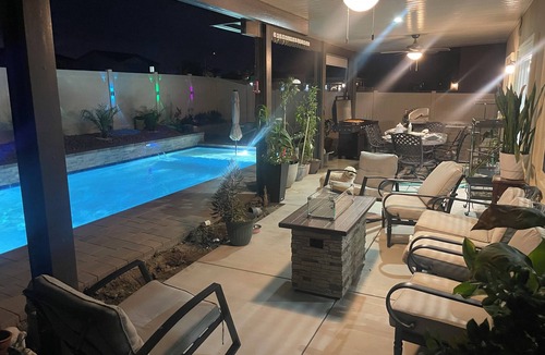 Indio House | Fabulous 6-bedroom townhome with AC in sunny Indio
