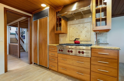 Central Malibu House | Fabulous five bedroom Malibu beach house on a dry private beach