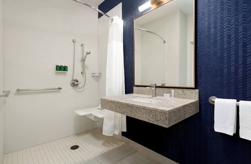 Visalia Hotel | Fairfield Inn by Marriott Visalia Sequoia