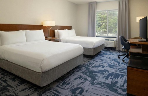 Westside Santa Cruz Hotel | Fairfield Inn & Suites by Marriott Santa Cruz