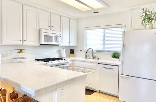 Downtown Condo | Family Beach Home Walk to Beach Downtown 2-Car Garage