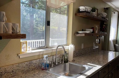 Glencoe Ski Chalet | Family Cabin In Quiet Neighborhood Near Hiking