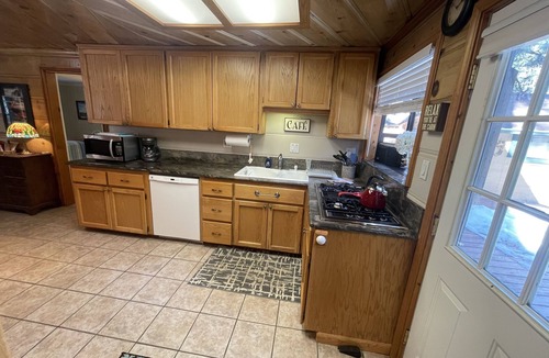Bijou Park House | Family Cabin Near the Lake