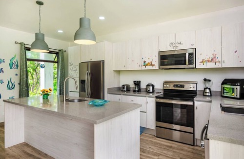 Bebedero House | Family home, spacious 4-bedroom house in Playa Junquillal with AC