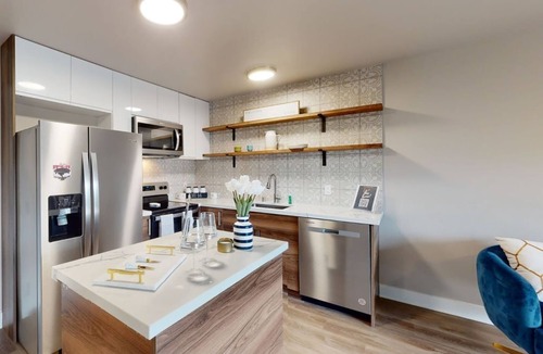 East San Mateo Condo | Family-Friendly 2BR Condo in City South with Pool
