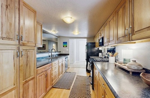 Hathaway Pines Cabin | Family Friendly Cabin w/Meadow View, Hot Tub, Large Deck, WiFi & Private W/D