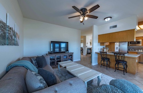 Paso Robles House | Family-Friendly Farmhouse w/Hot Tub & Game Room in Paso Wine Country