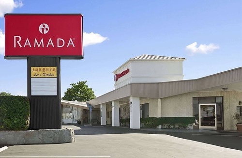 Torrance Hotel | Family Getaway! Three Awesome Units, Pool, Hot Tub, Close to Attractions