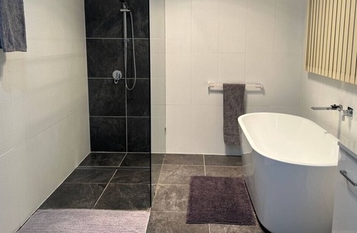 Biggera Waters House | Family home in runaway bay