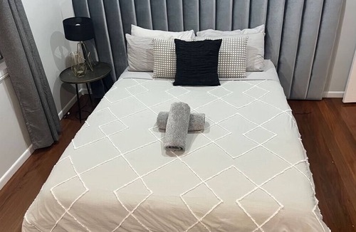 Biggera Waters House | Family home in runaway bay