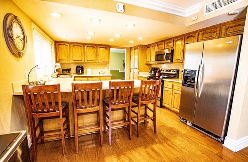 Charleston Preservation House | FAMILY HOME W/POOL & BBQ NEAR LAS VEGAS STRIP 9 MINS