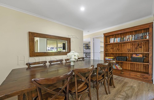 Oxenford Apartment | Family Home with Pool Close to Theme Parks