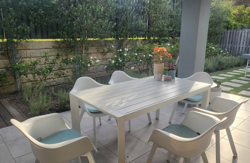 Pimpama House | Family home with yard.so close to theme parks