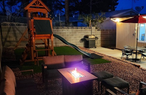 Las Vegas House | Family Largue House: Slide, Game Room & Jacuzzi