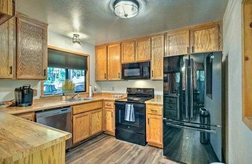 Arnold Cabin | Family Mountain Escape | New Game Room | Sleeps 12