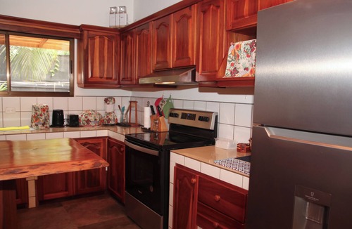 Puerto Viejo de Talamanca House | Family-Sized - 5 Minute Walking Distance - Puerto Viejo Downtown