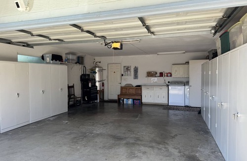 Atwater House | Family Sized home w/Pool, Pool table, ping pong & darts in a central location!
