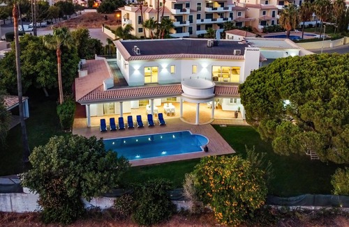 Pata de Baixo Villa | FAMILY VILLA RENTAL - PRIVATE POOL