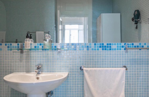 Lisbon Old Town Apartment | Fantastic Family Apartment in Estrela