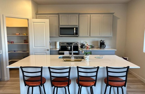 Merced House | Fantastic fully Furnished 3-bedroom house with AC in Merced