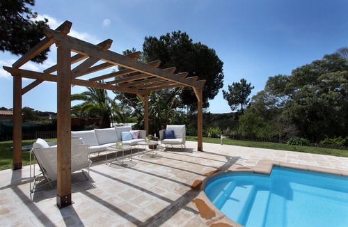 Charneca de Caparica e Sobreda Villa | Farm on the beach, sea view 2 steps from Lisbon