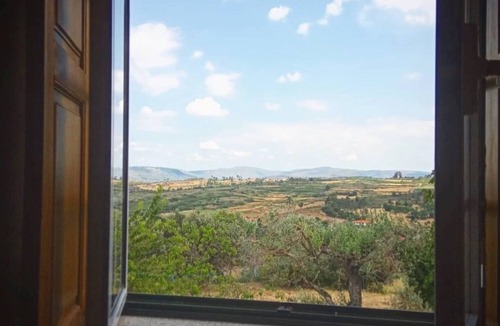 Vila Ruiva House | Farmhouse 'Principal - Do Mogadouro' with Mountain View, Shared Pool and Wi-Fi