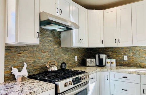 Lompoc House | Farmstay in Peaceful Canyon