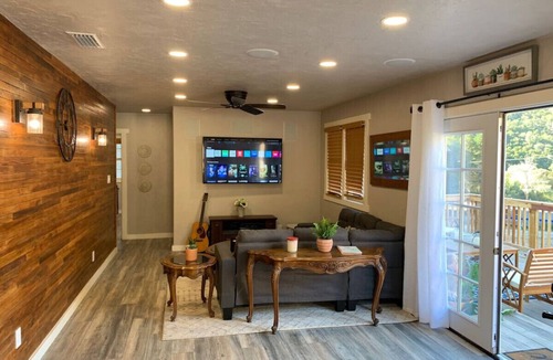 Lompoc House | Farmstay in Peaceful Canyon