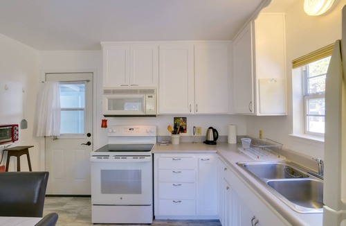Oroville Cottage | Fenced Yard & Grill: Orville Cottage Near Trails!