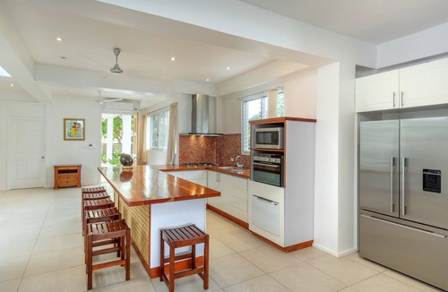 Viseisei Hotel | First Landing Beach Resort and Villas