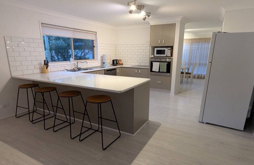 Banksia Beach House | Flamingo Sunset Retreat